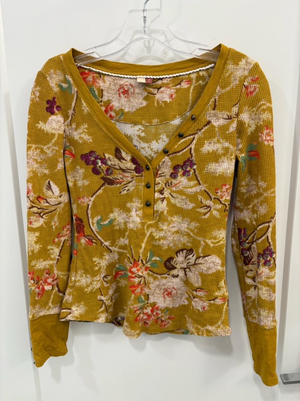 Anthropologie Pilcro Mustard Vintage Floral Print Waffle Henley Top Size XS